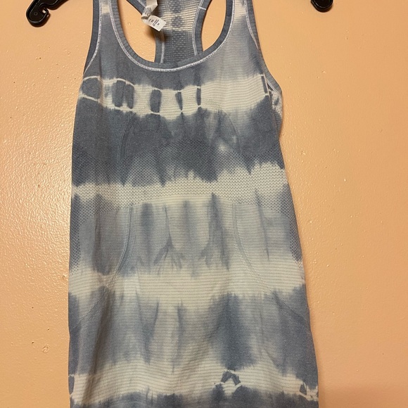 Lululemon Swiftly Women’s Tie Dye Racerback Tank Top Size 4 - Picture 3 of 6